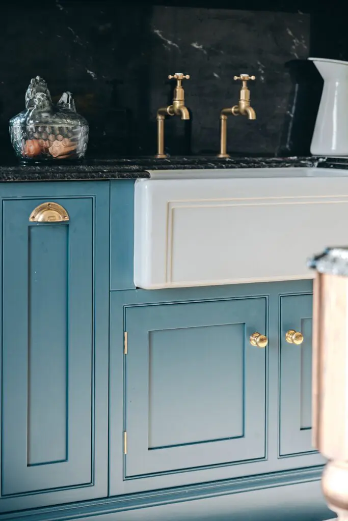 Elegant Shaker Kitchen In Blue