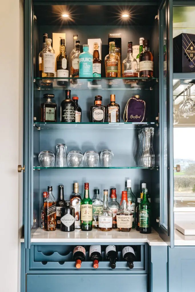 Glass Drinks Dresser Display With Internal Lighting