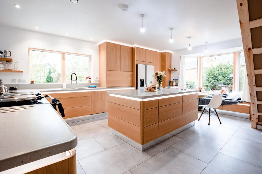 Highgrove Bespoke Kitchen Quarter Sawn English Oak