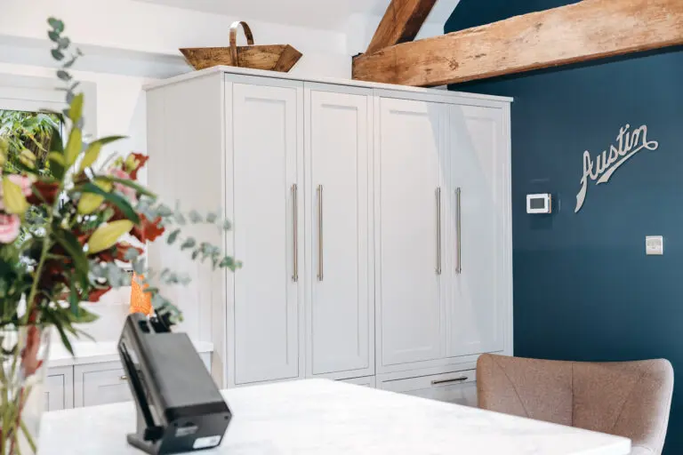 Stiffkey Blue Island With Arabescato Quartz Worktop