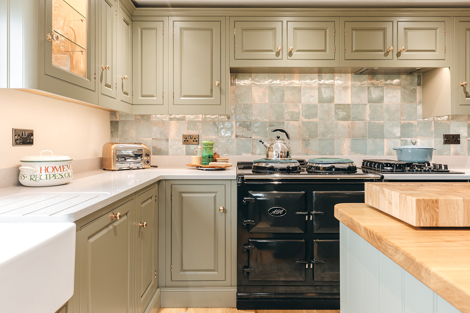 Integrated appliances and services planned within bespoke cabinetry for a clean, resolved finish.